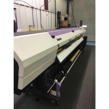 UJV55-320 enables beautiful coloring reproduction during both day and night by introducing a white layer in the three-layer printing.